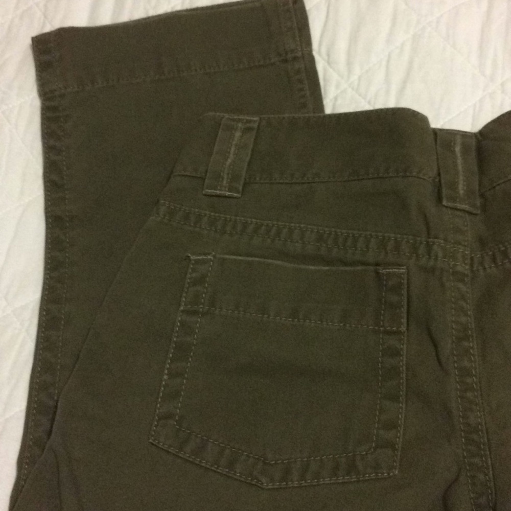 OLD NAVY low rise olive green capris new - Picture 6 of 6